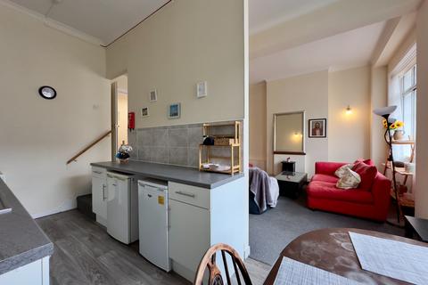 2 bedroom duplex to rent, Lothian Road, Edinburgh, EH3