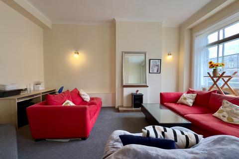 2 bedroom duplex to rent, Lothian Road, Edinburgh, EH3