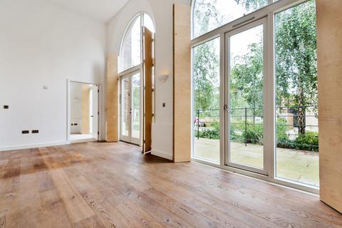 32 Ashmore Road, London, SE18 4BY