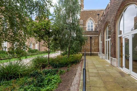 32 Ashmore Road, London, SE18 4BY