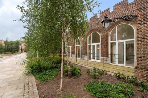 32 Ashmore Road, London, SE18 4BY