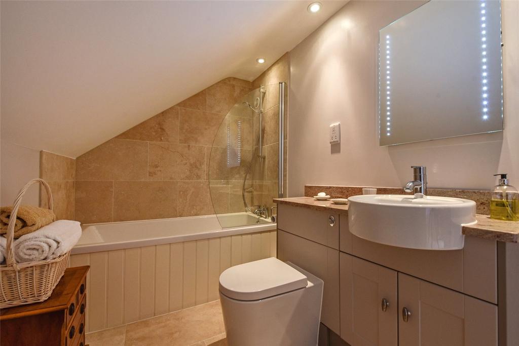 En-Suite Bathroom