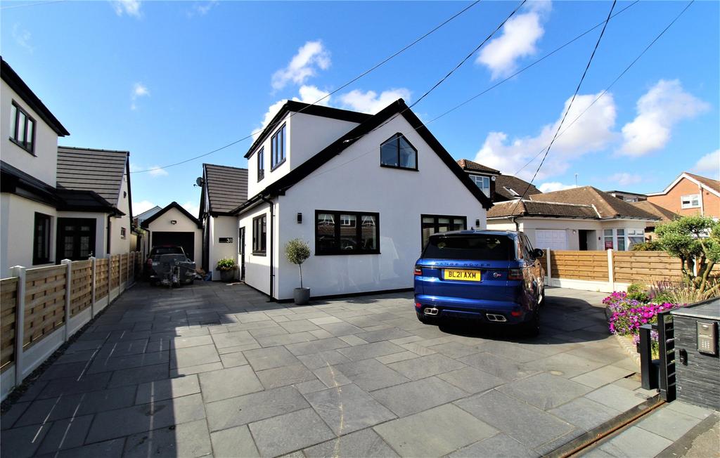 Warwick Road, Rayleigh, Essex, SS6 5 bed detached house £800,000