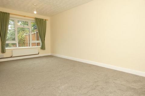 3 bedroom terraced house to rent, Cholwell Road, Stevenage, SG2