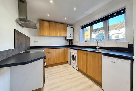 3 bedroom terraced house to rent, Cholwell Road, Stevenage, SG2