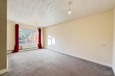 3 bedroom terraced house to rent, Cholwell Road, Stevenage, SG2