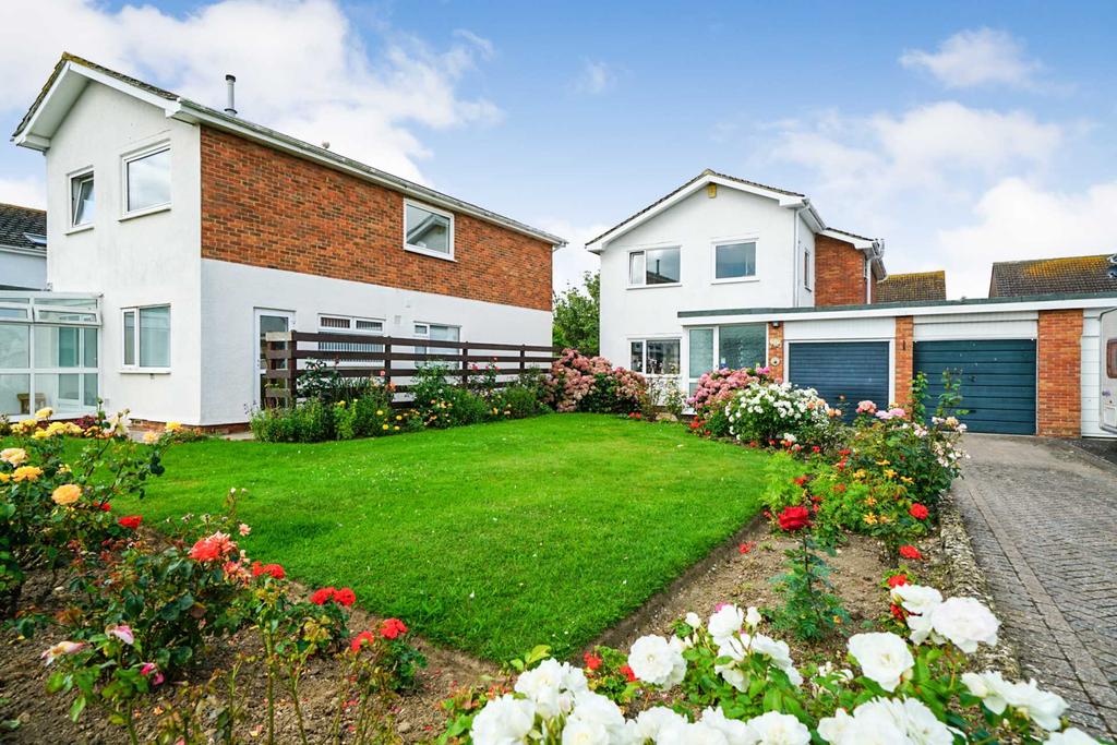 Large Acres, Selsey 4 bed detached house £435,000