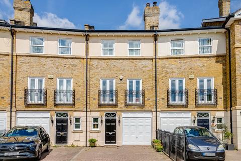 6 Heidegger Crescent, London, SW13 8HA