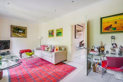 6 Heidegger Crescent, London, SW13 8HA