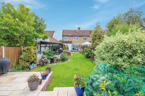 155 Squirrels Heath Road, Romford, RM3 0NS