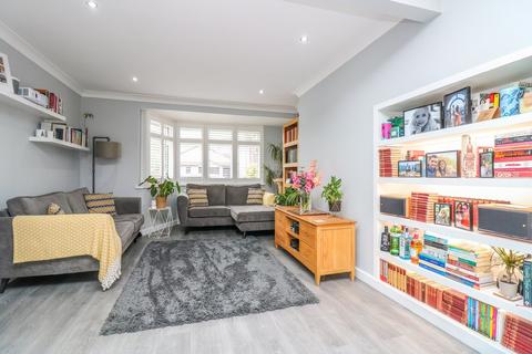 155 Squirrels Heath Road, Romford, RM3 0NS
