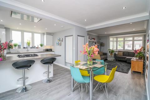 155 Squirrels Heath Road, Romford, RM3 0NS