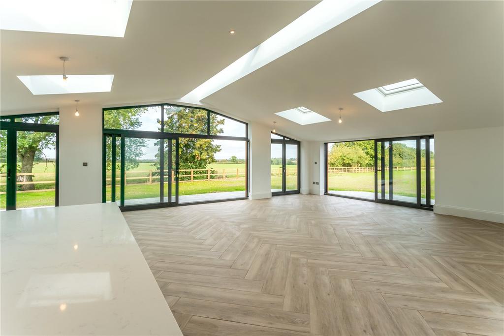 Bedfords Farm Road, Good Easter, Chelmsford, CM1 4 bed detached house