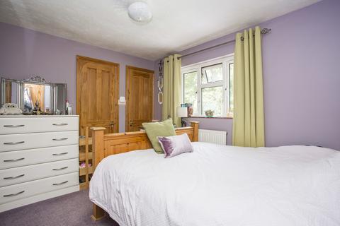 22 Bracken Close, Crowborough, TN6 2EJ