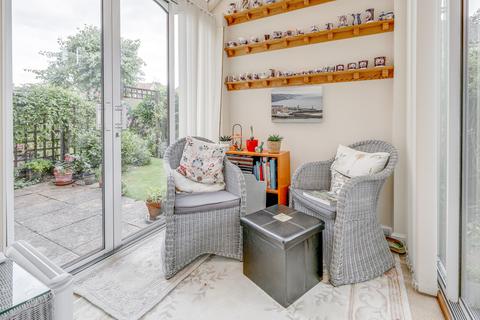 23 Bushell Drive, Solihull, B91 2QU
