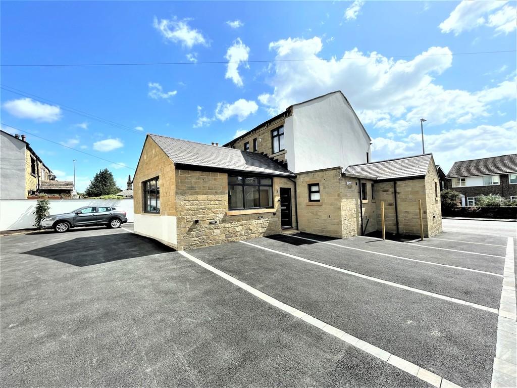 Roker Lane, Pudsey 2 bed apartment £775 pcm (£179 pw)