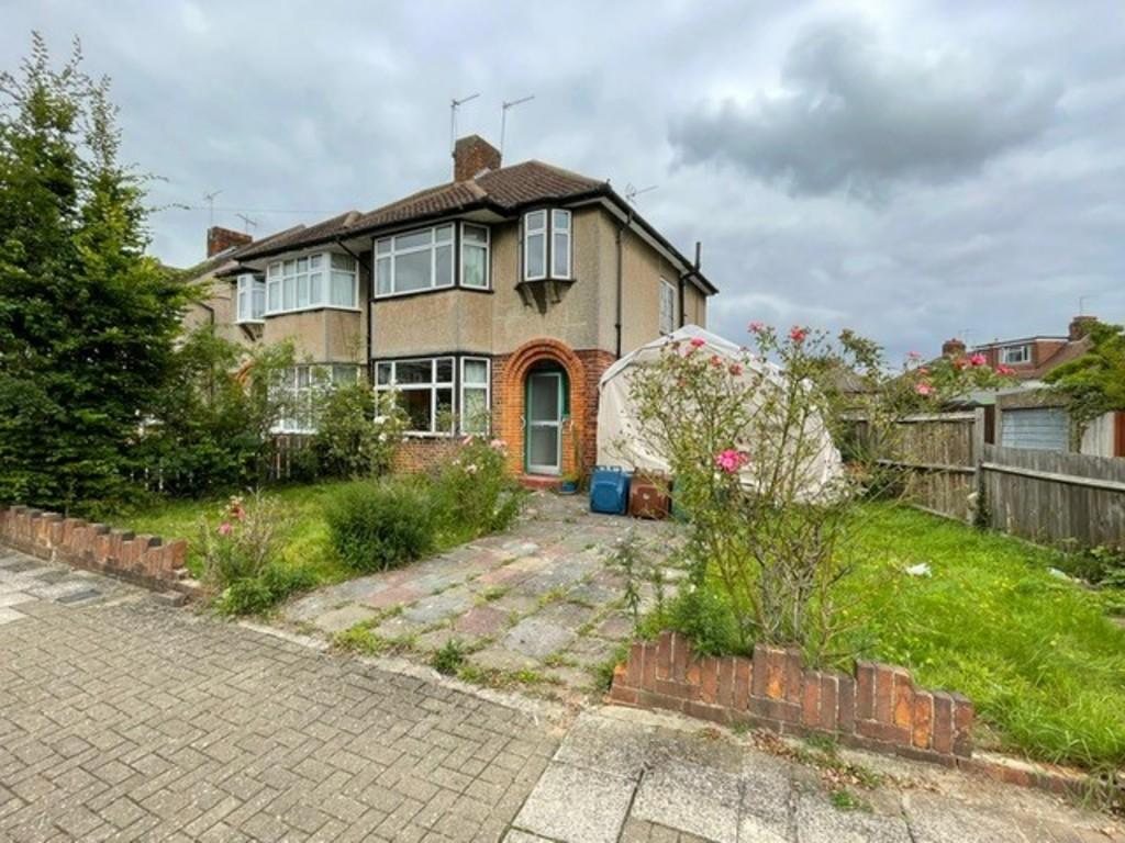 Hill Road, Pinner 3 bed semidetached house £649,950