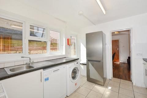 5 bedroom terraced house to rent, Antill Road, London, E3