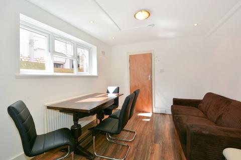 5 bedroom terraced house to rent, Antill Road, London, E3