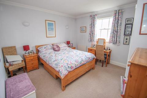 29 Raphael Drive, Thames Ditton, KT7 0BL