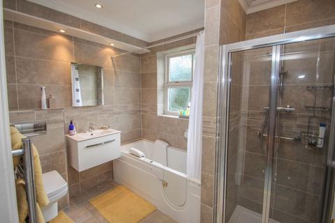 29 Raphael Drive, Thames Ditton, KT7 0BL