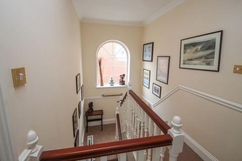 29 Raphael Drive, Thames Ditton, KT7 0BL