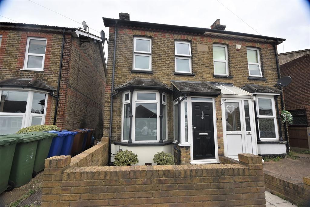 Wharf Road, StanfordleHope, SS17 3 bed semidetached house £317,500