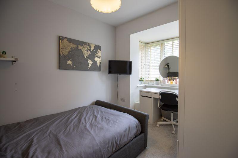 Bedroom 5 / Study