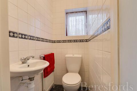 1c Phillida Road, Romford, RM3 0NH