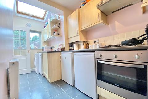 3 bedroom semi-detached house for sale - Hydes Road, West Bromwich, B71