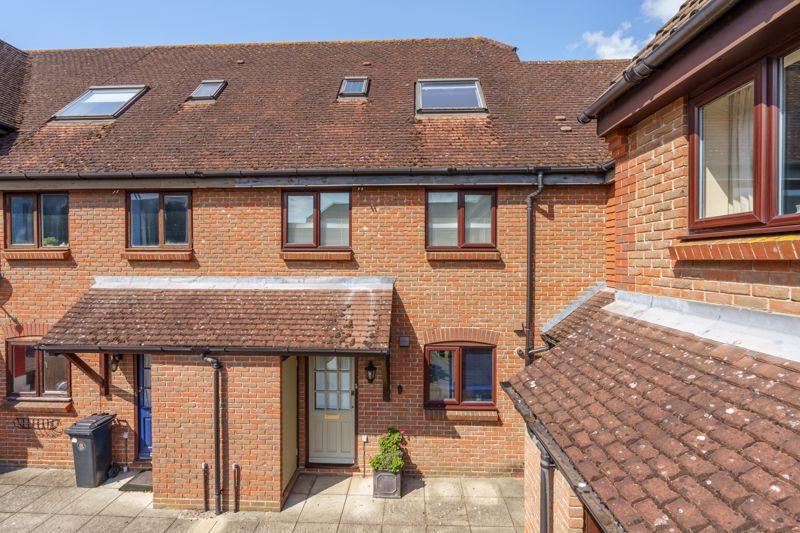 Walk, Chichester 3 bed terraced house £420,000