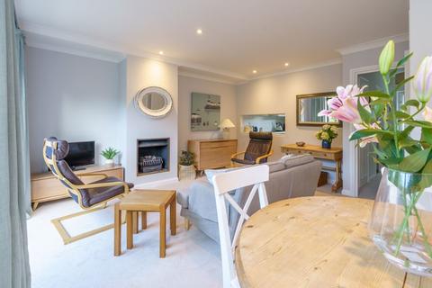 76 Bishopsgate Walk, Chichester, PO19 6FQ