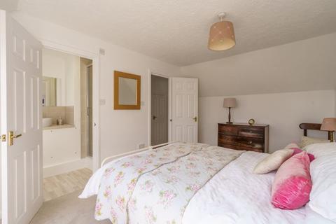 76 Bishopsgate Walk, Chichester, PO19 6FQ
