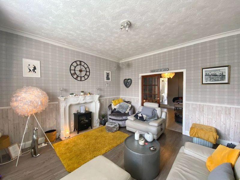 Kirkoswald Road, Maybole 3 bed semidetached house £80,000