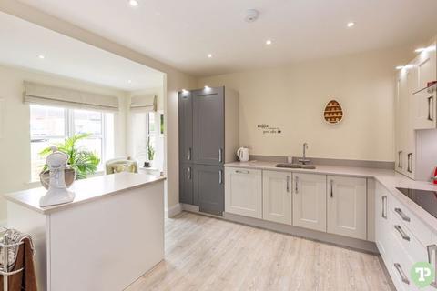 2 bedroom apartment for sale - The Sidings, Wheatley