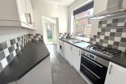 3 bedroom terraced house to rent, Pinner Road, Sheffield, S11