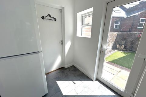 3 bedroom terraced house to rent, Pinner Road, Sheffield, S11