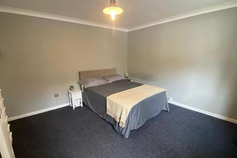 2 bedroom flat to rent, Fulwood Park Mansions