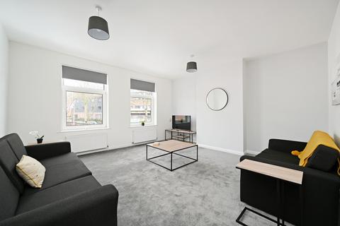 3 bedroom flat to rent, The Dale, Woodseats, S8