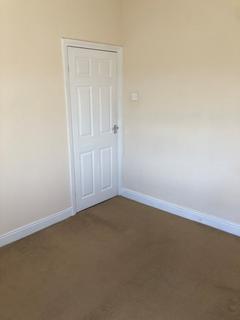 2 bedroom terraced house to rent, Evelyn Road, Crookes