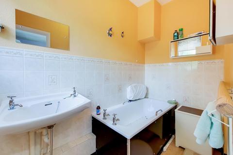 9 Pontefract Road, Bromley, BR1 4RA