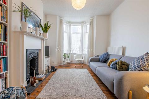 12 Theobald Road, Cardiff, CF5 1LR