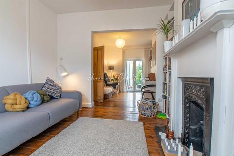 12 Theobald Road, Cardiff, CF5 1LR