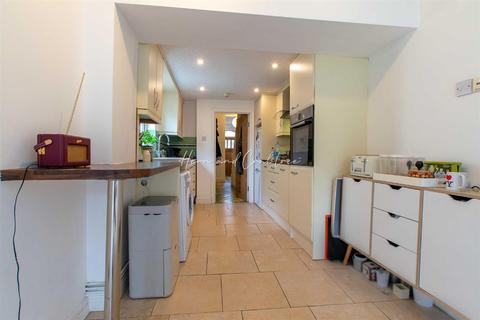 12 Theobald Road, Cardiff, CF5 1LR