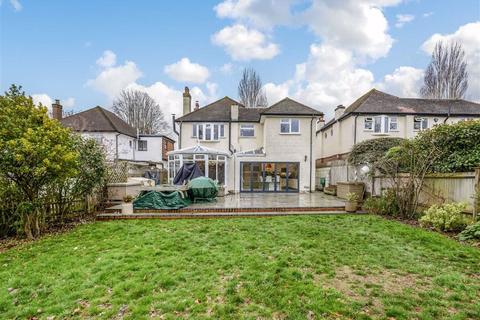 24 Grove Wood Hill, Coulsdon, CR5 2EL