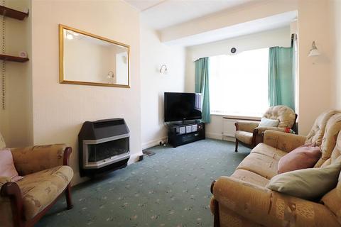 14 Courtleet Drive, Erith, DA8 3NB