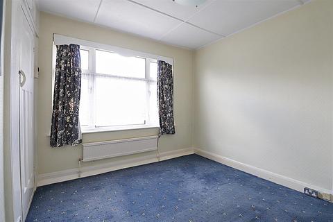 14 Courtleet Drive, Erith, DA8 3NB