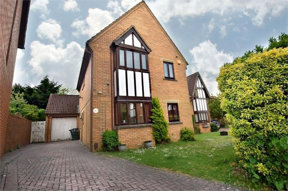 Cherry Hollow Abbots Langley Hertfordshire 4 bed detached house £