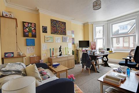 Flat 2, 12 Albert Road, Bexhill-on-sea, TN40 1DG