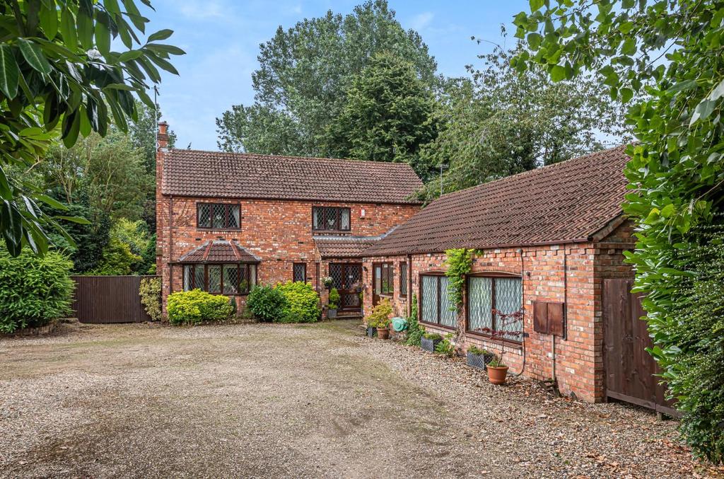55 Westgate, Nafferton, Driffield, YO25 4LJ 5 bed detached house £625,000